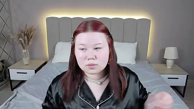 Snapshot of EvaNova_ chatting on April 2026 10:42:02 AM EvaNova online show from April 2026 10:42:02 AM