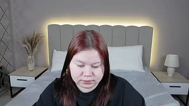Snapshot of EvaNova_ chatting on April 2026 06:38:01 AM EvaNova online show from April 2026 06:38:01 AM