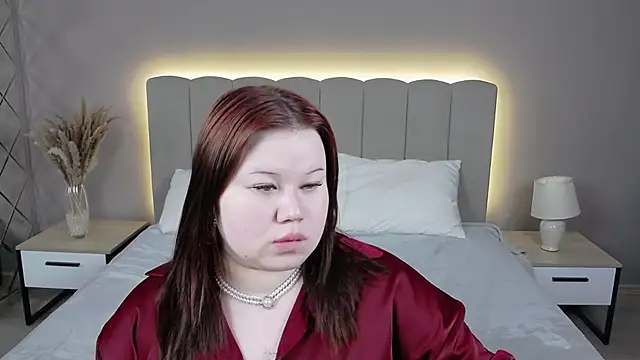Snapshot of EvaNova_ chatting on April 2026 08:18:02 AM EvaNova online show from April 2026 08:18:02 AM