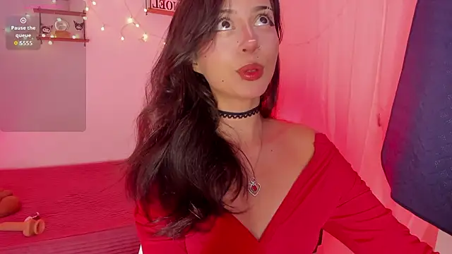 Tamara Aluna  online show from February 2026 07:10:01 PM