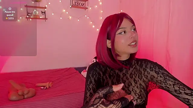 Tamara Aluna  online show from March 2026 08:26:02 PM