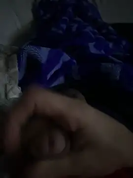 groschibre40100 online show from December 2025 10:16:01 PM