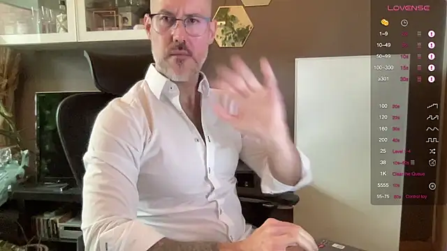 Snapshot of the_new_fit_rubinho chatting on November 2025 09:00:02 AM the new fit rubinho online show from November 2025 09:00:02 AM