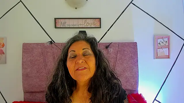 Victoriaa Anderson online show from February 2026 05:44:02 PM