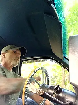 throbbbyxh online show from April 2026 10:51:02 PM