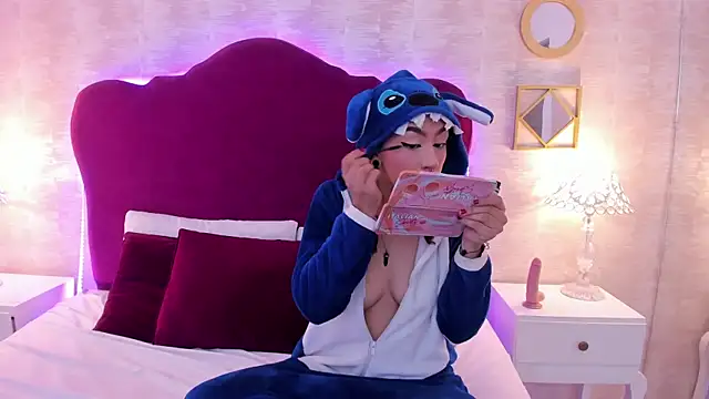 EllaEvanz online show from December 2025 02:24:02 PM