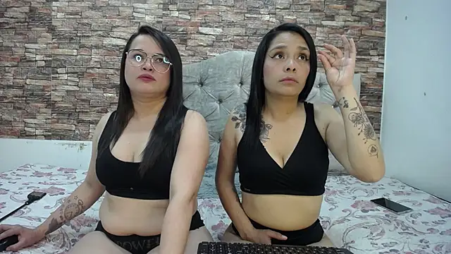 Snapshot of goldentemptationcs chatting on December 2025 03:03:01 AM goldentemptationcs online show from December 2025 03:03:01 AM