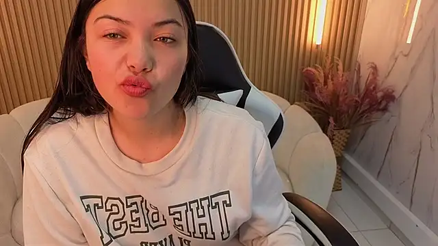 Snapshot of venus_velvet_tp chatting on December 2025 12:43:01 PM venus velvet tp online show from December 2025 12:43:01 PM