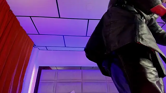 Snapshot of Maximo_king25 chatting on November 2025 04:23:02 AM Maximo king25 online show from November 2025 04:23:02 AM