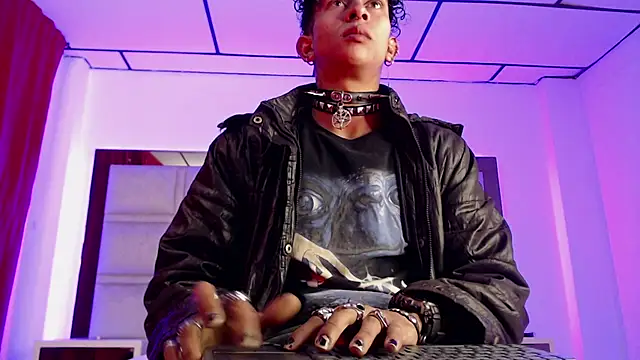 Snapshot of Maximo_king25 chatting on November 2025 04:48:02 AM Maximo king25 online show from November 2025 04:48:02 AM