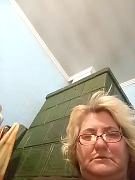 Snapshot of MilaTamila456 chatting on November 2025 10:42:01 PM MilaTamila456 online show from November 2025 10:42:01 PM