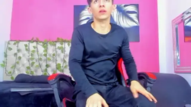 Snapshot of ElanGiraldo chatting on November 2025 09:48:01 PM ElanGiraldo online show from November 2025 09:48:01 PM