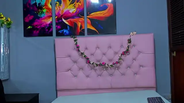 Snapshot of ElanGiraldo chatting on November 2025 10:35:01 PM ElanGiraldo online show from November 2025 10:35:01 PM