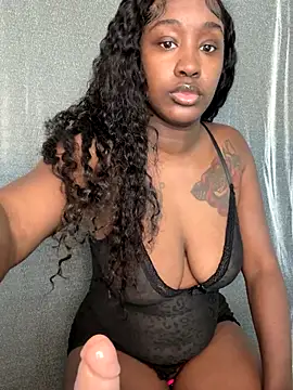 Snapshot of ToyaThick chatting on November 2025 05:23:02 PM ToyaThick online show from November 2025 05:23:02 PM