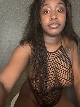 Snapshot of ToyaThick chatting on November 2025 06:24:02 AM ToyaThick online show from November 2025 06:24:02 AM