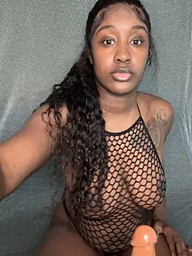 Snapshot of ToyaThick chatting on November 2025 07:58:01 PM ToyaThick online show from November 2025 07:58:01 PM