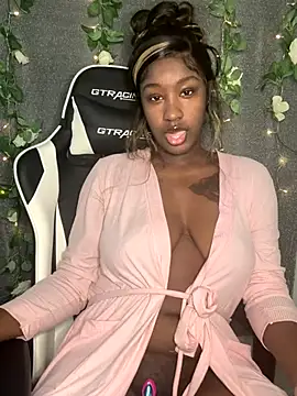 Snapshot of ToyaThick chatting on December 2025 04:55:02 PM ToyaThick online show from December 2025 04:55:02 PM