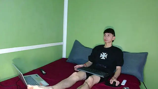 Snapshot of Kurt_williams1 chatting on December 2025 02:14:02 PM Kurt williams1 online show from December 2025 02:14:02 PM