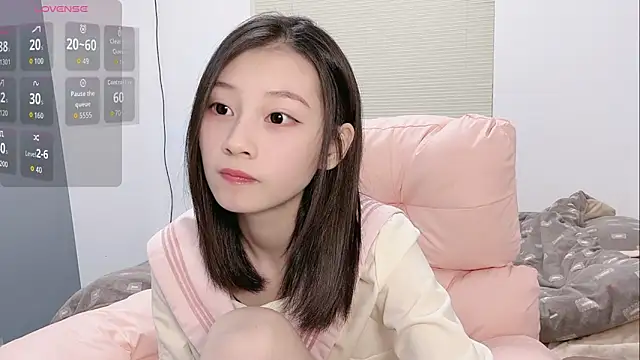 Snapshot of lris-Beauty chatting on December 2025 09:38:01 AM lris-Beauty online show from December 2025 09:38:01 AM