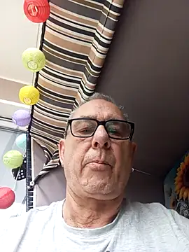 andy-1961 online show from November 2025 09:21:01 AM