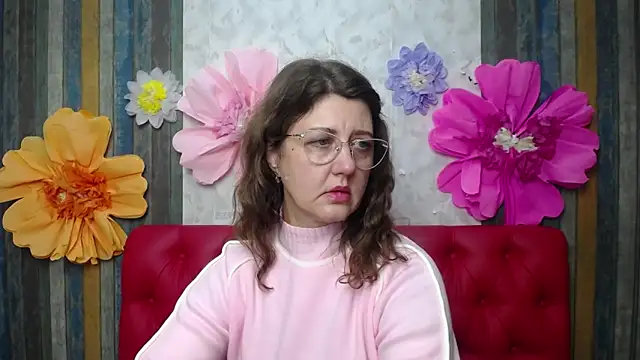 Snapshot of RoseHille chatting on December 2025 03:17:01 PM RoseHille online show from December 2025 03:17:01 PM