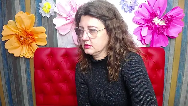 Snapshot of RoseHille chatting on December 2025 02:48:01 PM RoseHille online show from December 2025 02:48:01 PM