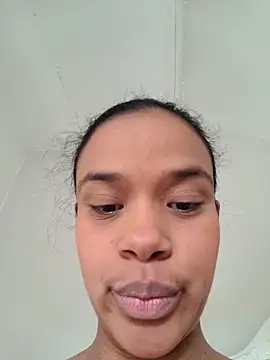 Snapshot of kyliecastell chatting on November 2025 02:16:01 PM kyliecastell online show from November 2025 02:16:01 PM