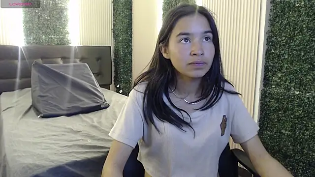 Snapshot of bunnywhite21 chatting on November 2025 05:36:02 PM bunnywhite21 online show from November 2025 05:36:02 PM