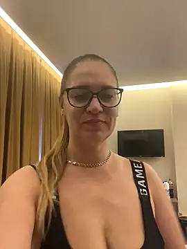 Milana8263 online show from December 2025 09:18:01 AM