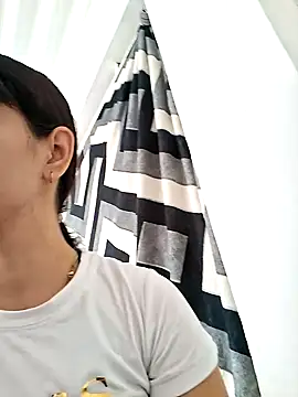 Snapshot of Skinny_Wet chatting on November 2025 12:49:01 PM Skinny Wet online show from November 2025 12:49:01 PM