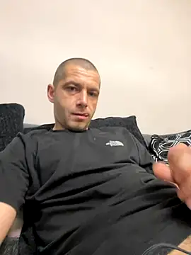 Snapshot of Kinkycouple142 chatting on November 2025 07:47:02 PM Kinkycouple142 online show from November 2025 07:47:02 PM