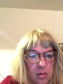 Snapshot of simone_xdressing chatting on February 2026 01:13:02 AM simone xdressing online show from February 2026 01:13:02 AM