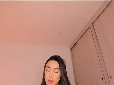 sofilopezcol online show from December 2025 08:37:02 PM