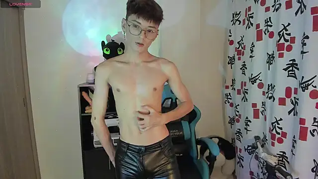 RYO BLEU  online show from April 2026 03:28:02 AM