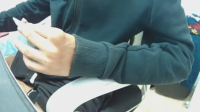 Snapshot of Calavera2001 chatting on November 2025 02:22:01 AM Calavera2001 online show from November 2025 02:22:01 AM