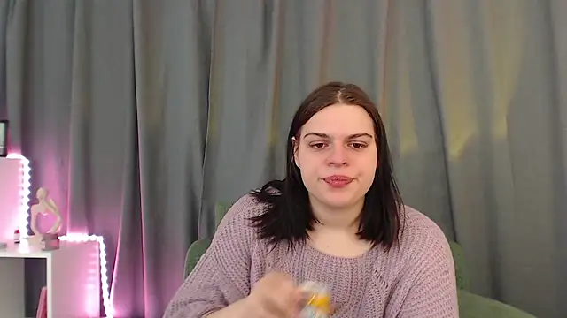 Dona Mafia online show from November 2025 01:08:02 AM