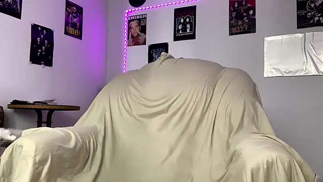 Huntall77 online show from March 2026 05:57:01 AM