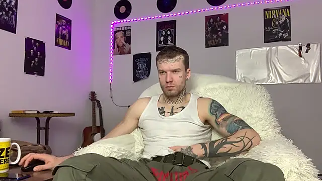 Huntall77 online show from March 2026 05:44:01 AM