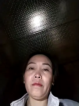 Feeling-hot online show from November 2025 03:04:01 AM