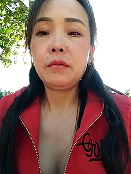 Feeling-hot online show from November 2025 07:19:01 AM