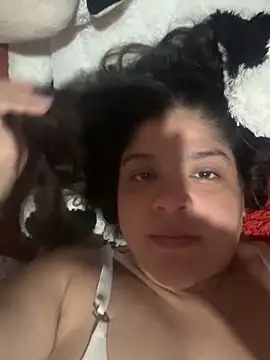 diamore3377 online show from February 2026 03:35:01 AM