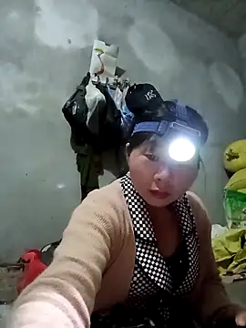 vangkt-cute online show from November 2025 07:06:01 PM