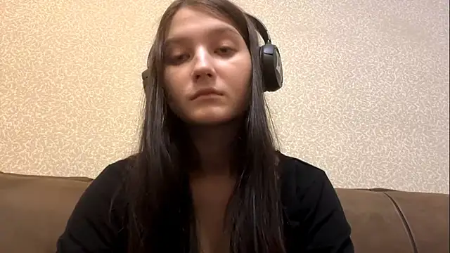 Snapshot of AurorAurora chatting on November 2025 09:19:02 AM AurorAurora online show from November 2025 09:19:02 AM