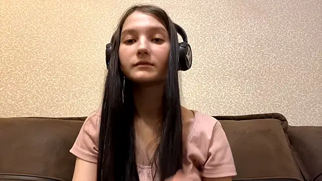 Snapshot of AurorAurora chatting on December 2025 09:14:01 AM AurorAurora online show from December 2025 09:14:01 AM