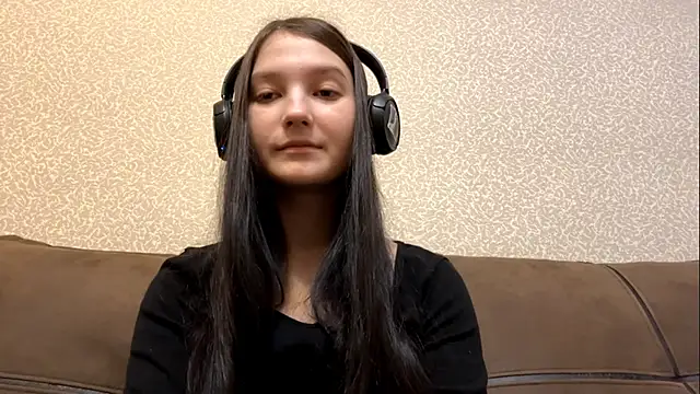 Snapshot of AurorAurora chatting on December 2025 08:23:01 AM AurorAurora online show from December 2025 08:23:01 AM