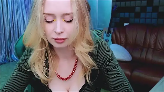 Snapshot of CarolineDjein chatting on November 2025 04:29:01 PM CarolineDjein online show from November 2025 04:29:01 PM