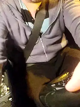 Snapshot of Nousdeux21 chatting on February 2026 05:51:01 PM Nousdeux21 online show from February 2026 05:51:01 PM