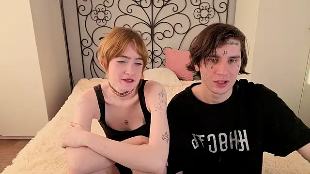 Snapshot of Danny_loves_Mary chatting on November 2025 03:42:02 AM Danny loves Mary online show from November 2025 03:42:02 AM