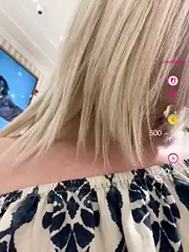HOTLadyluna online show from April 2026 01:41:02 PM