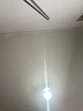 Snapshot of Amira_Malia chatting on December 2025 08:04:02 PM Amira Malia online show from December 2025 08:04:02 PM